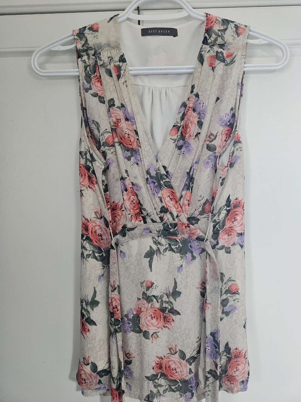 Suzy Shier Floral Sleeveless Shirt